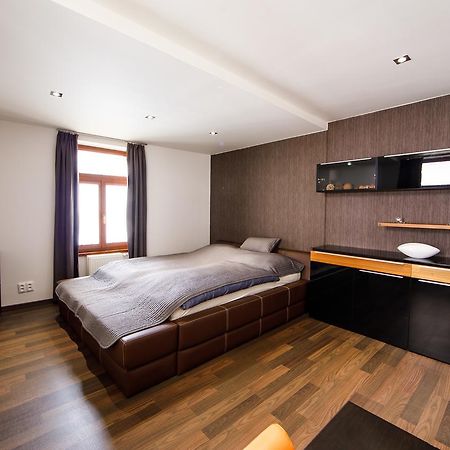 Aplend City Apartments Na Vrsku Bratislava Buitenkant foto