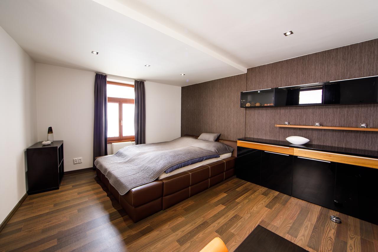 Aplend City Apartments Na Vrsku Bratislava Buitenkant foto