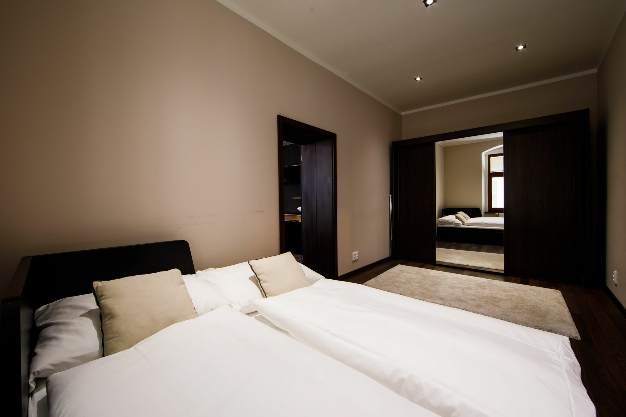 Aplend City Apartments Na Vrsku Bratislava Buitenkant foto