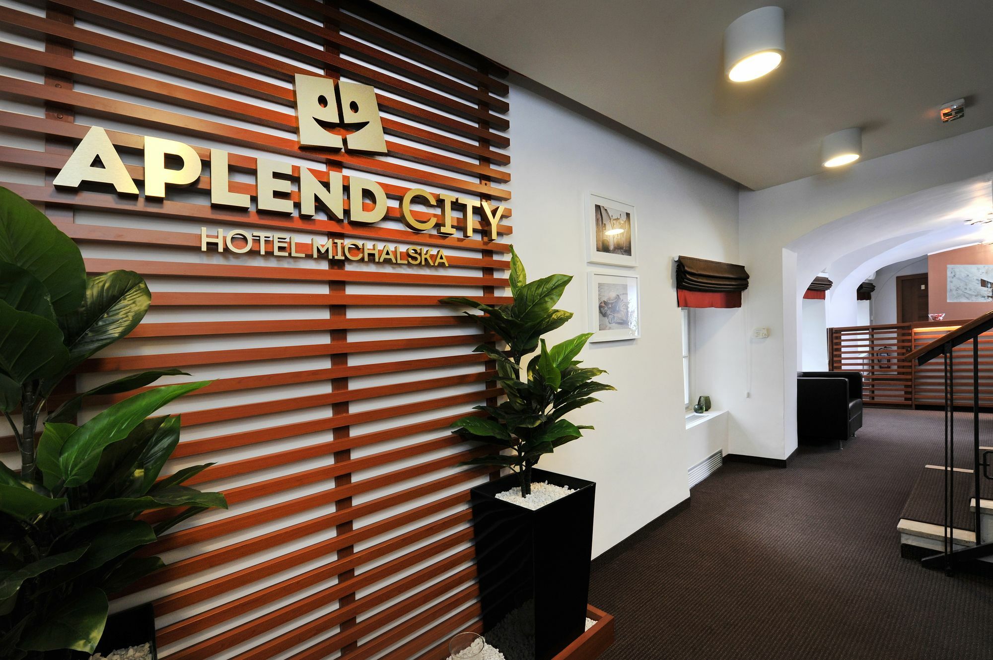 Aplend City Apartments Na Vrsku Bratislava Buitenkant foto